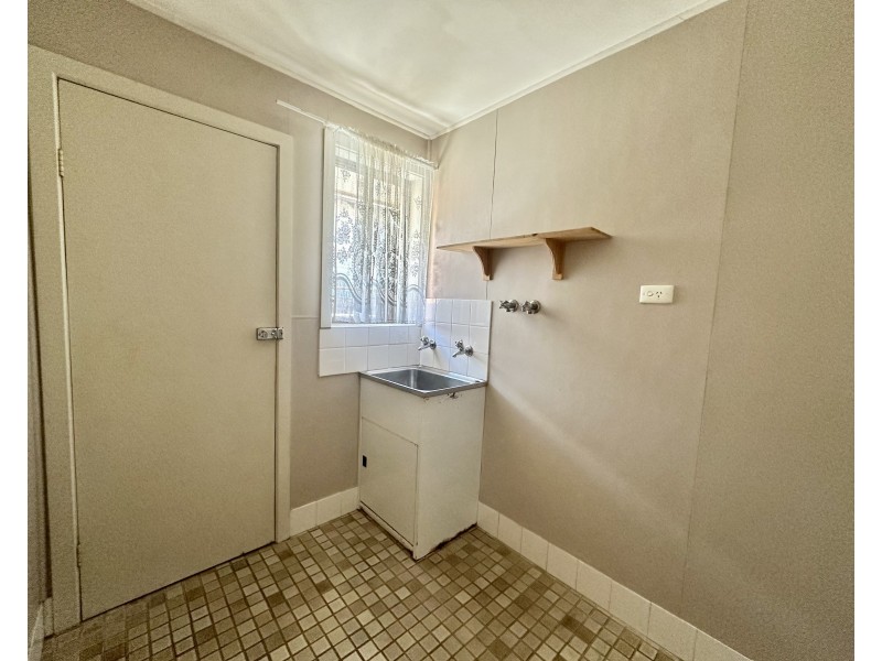2  82 Edwardes St, Deniliquin NSW 2710