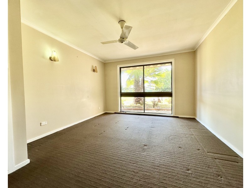 111 Decimus Street, Deniliquin NSW 2710