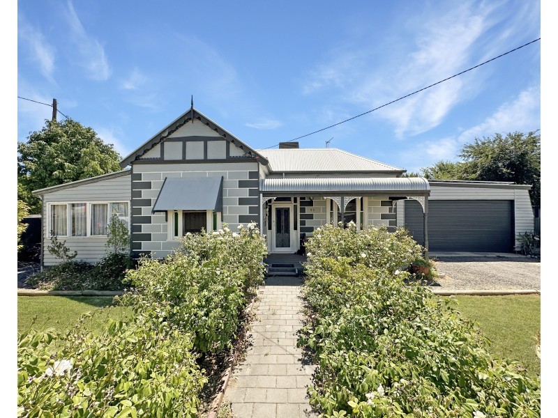 93 Hardinge Street, Deniliquin NSW 2710