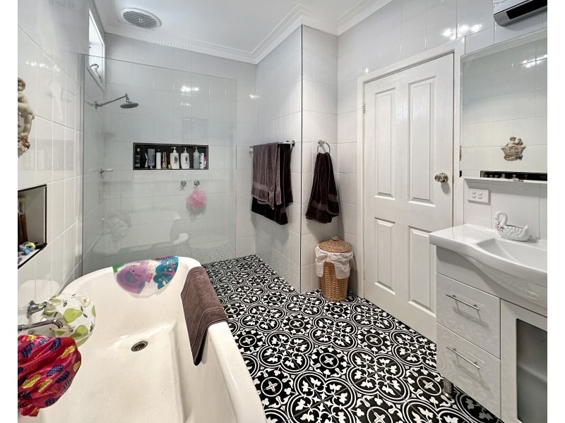 93 Hardinge Street, Deniliquin NSW 2710