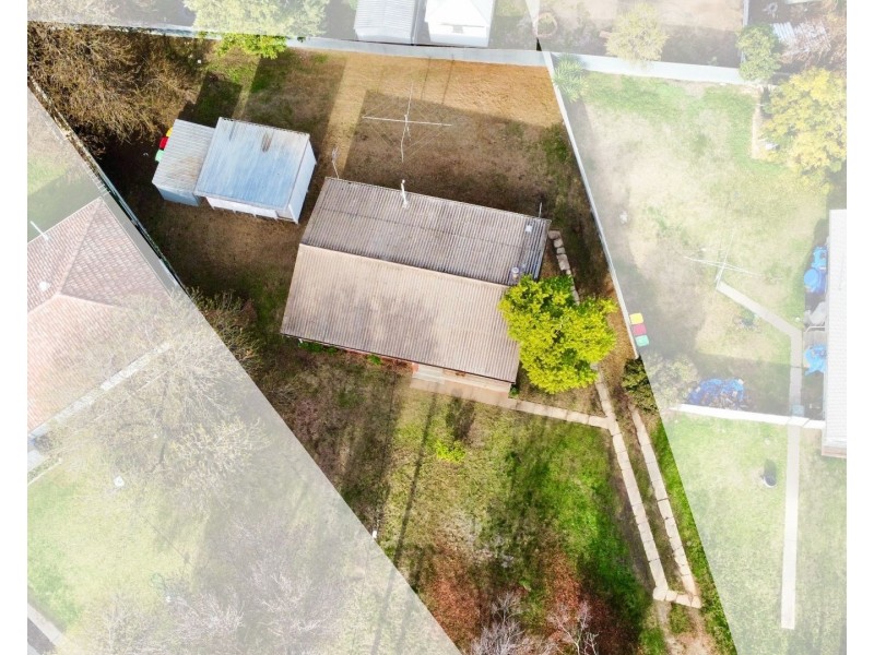 8 Robertson Crescent, Deniliquin NSW 2710