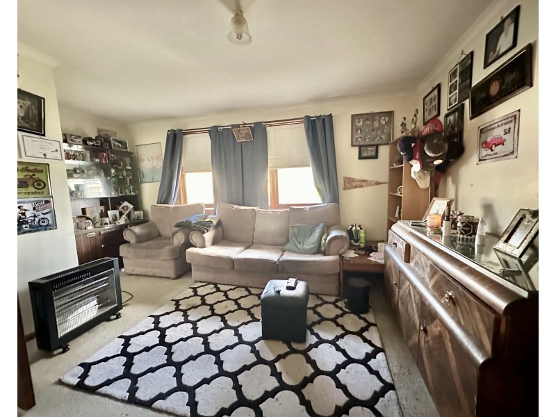 369 MACAULEY STREET, Hay NSW 2711