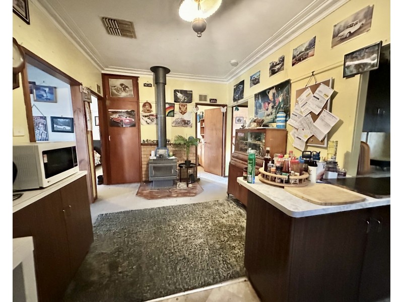 369 MACAULEY STREET, Hay NSW 2711