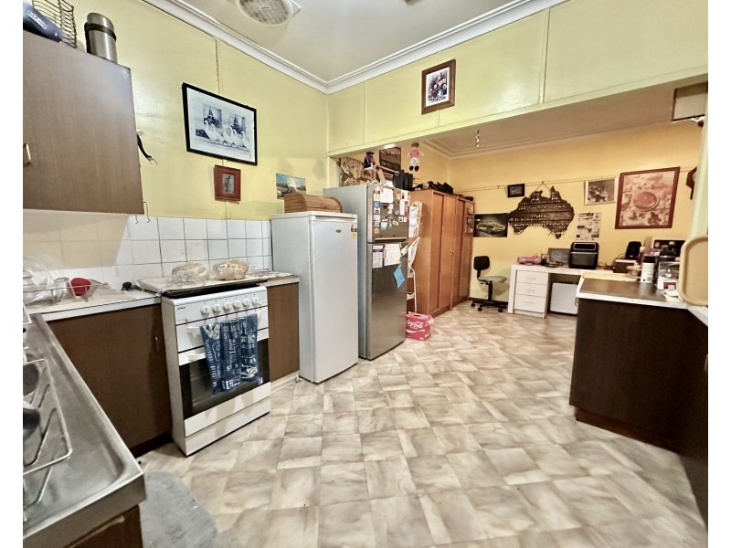 369 MACAULEY STREET, Hay NSW 2711