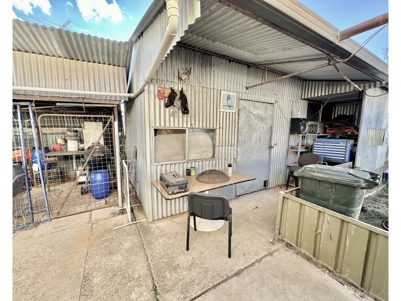 369 MACAULEY STREET, Hay NSW 2711