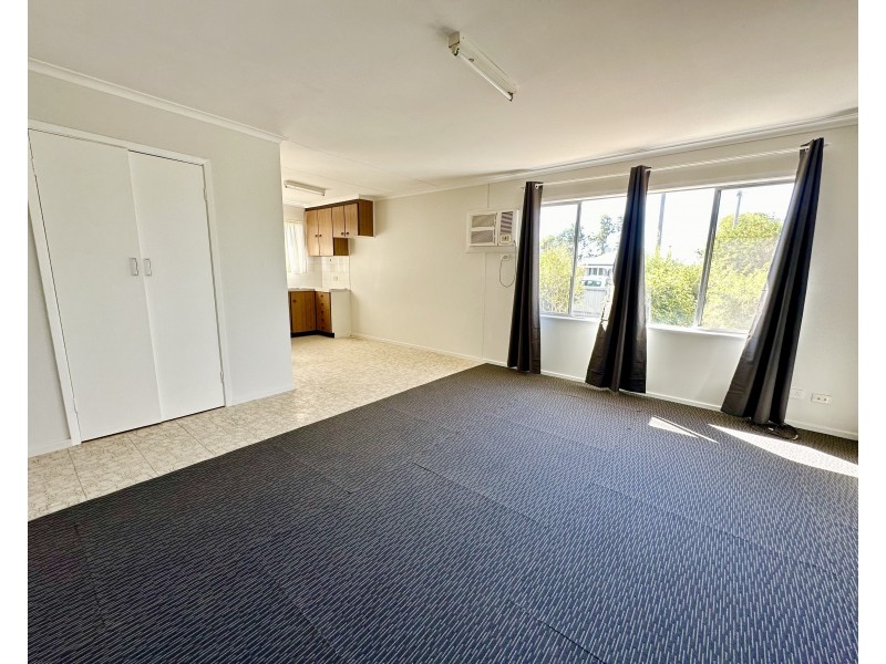 406 CADELL STREET, Hay NSW 2711