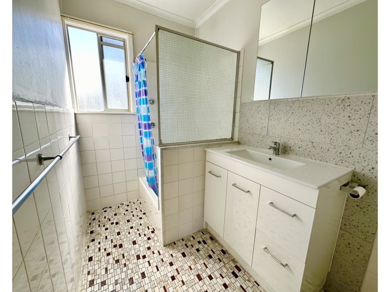 406 CADELL STREET, Hay NSW 2711