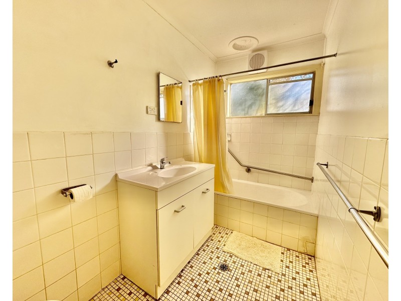 406 CADELL STREET, Hay NSW 2711