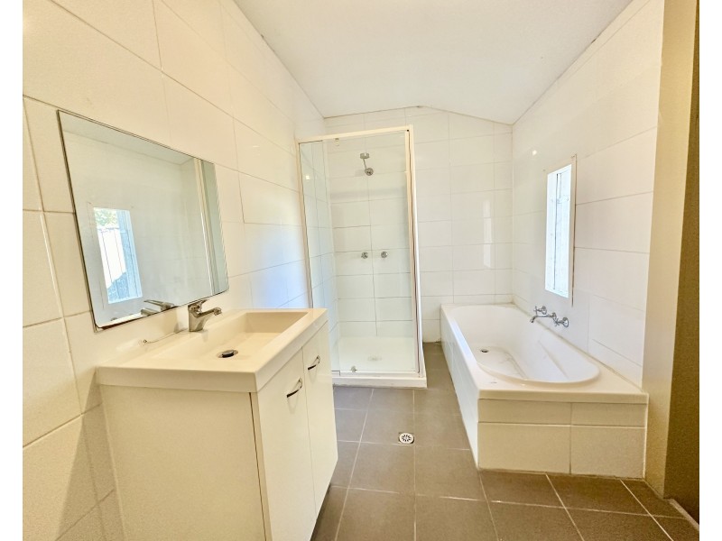 430 Orson Street, Hay NSW 2711