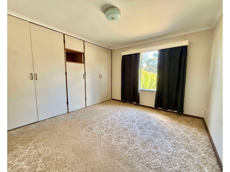 409 BRUNKER STREET, Hay NSW 2711