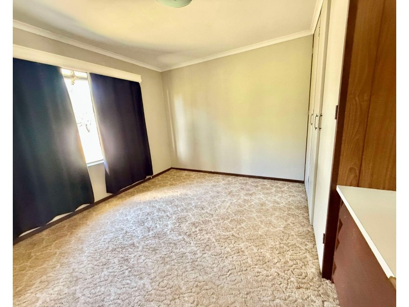 409 BRUNKER STREET, Hay NSW 2711