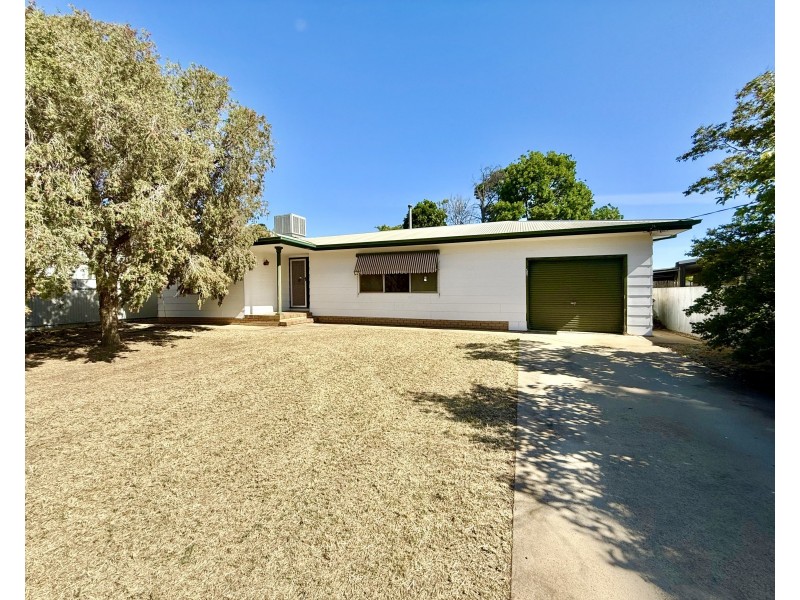 454 Church Street, Hay NSW 2711