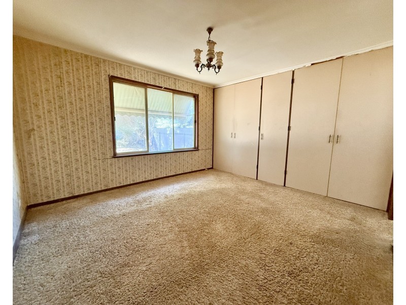 454 Church Street, Hay NSW 2711