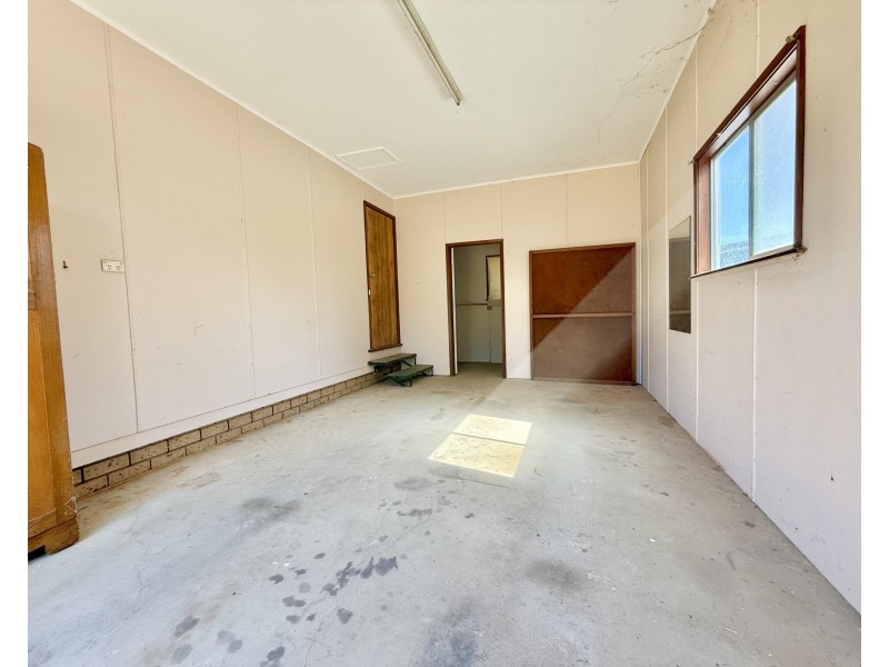 454 Church Street, Hay NSW 2711