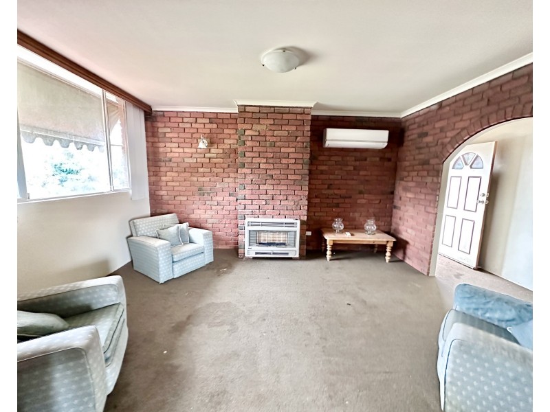 227 Edward Street, Hay NSW 2711