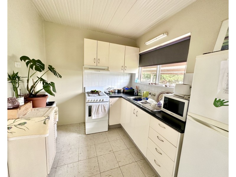 227 Edward Street, Hay NSW 2711