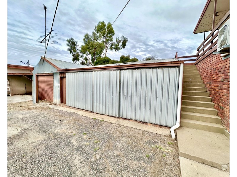 227 Edward Street, Hay NSW 2711