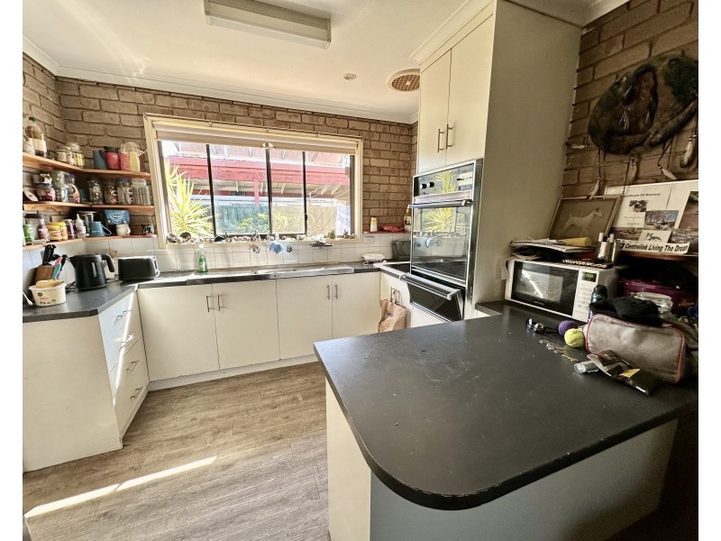 2/449 Cressy Street, Deniliquin NSW 2710