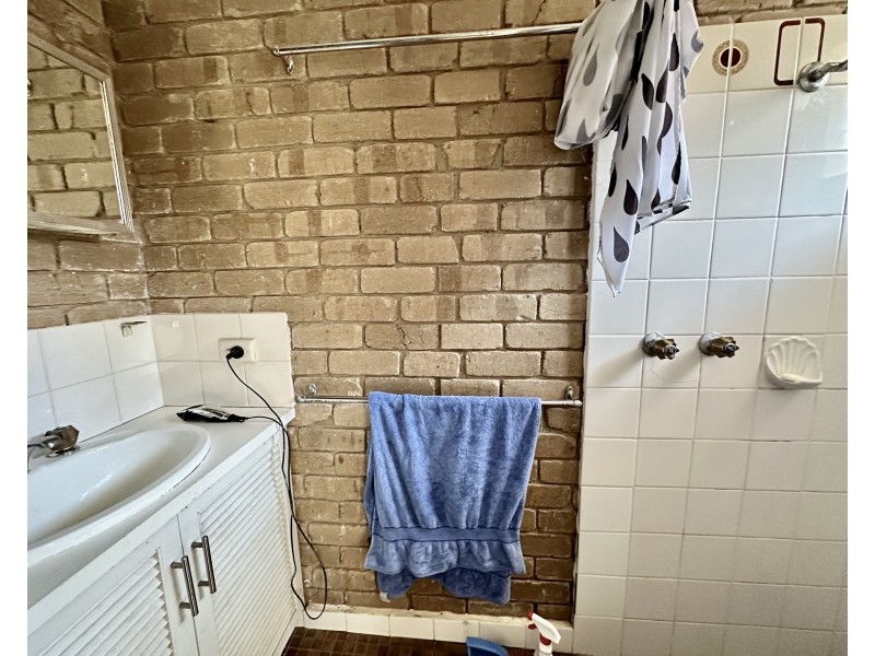 2/449 Cressy Street, Deniliquin NSW 2710