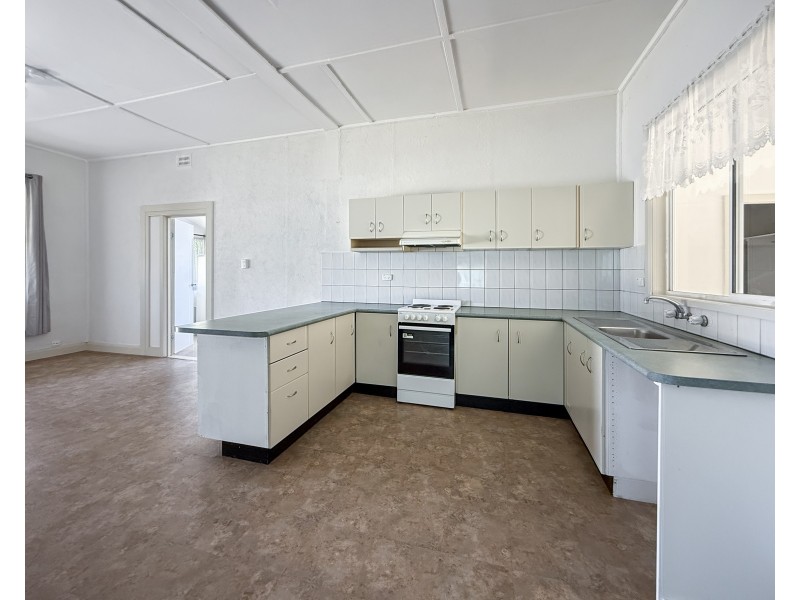 79 MURRAY STREET, Finley NSW 2713