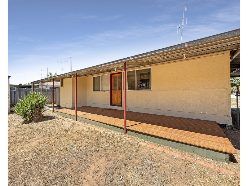 79 MURRAY STREET, Finley NSW 2713