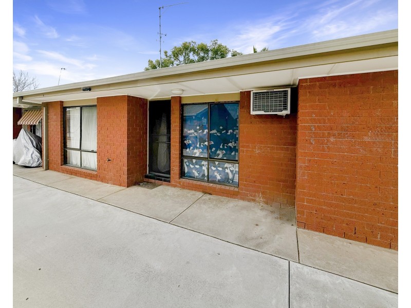2/115 Fowler Street, Deniliquin NSW 2710