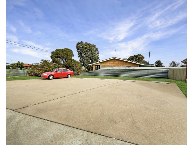 2/115 Fowler Street, Deniliquin NSW 2710