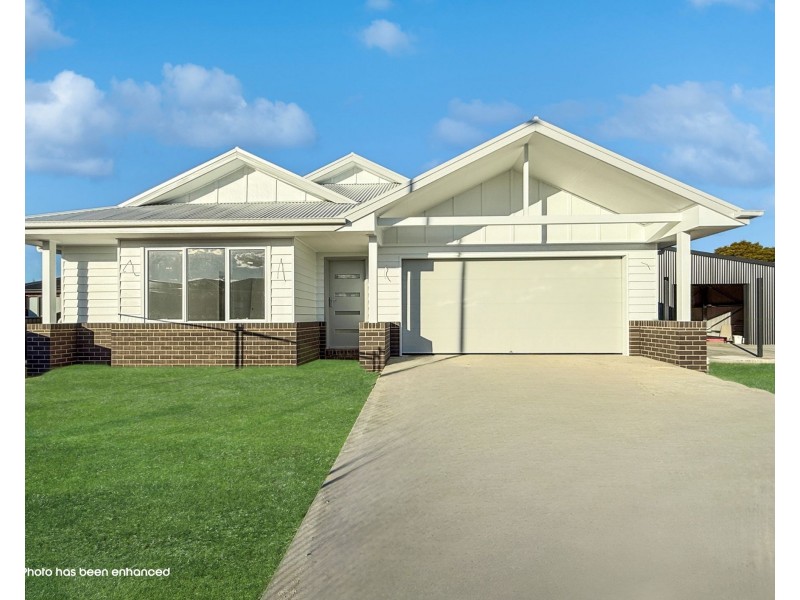 6 Robert Walter Place, Deniliquin NSW 2710