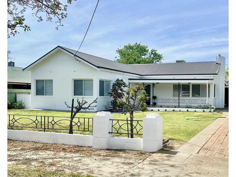 359 WOOD STREET, Deniliquin NSW 2710