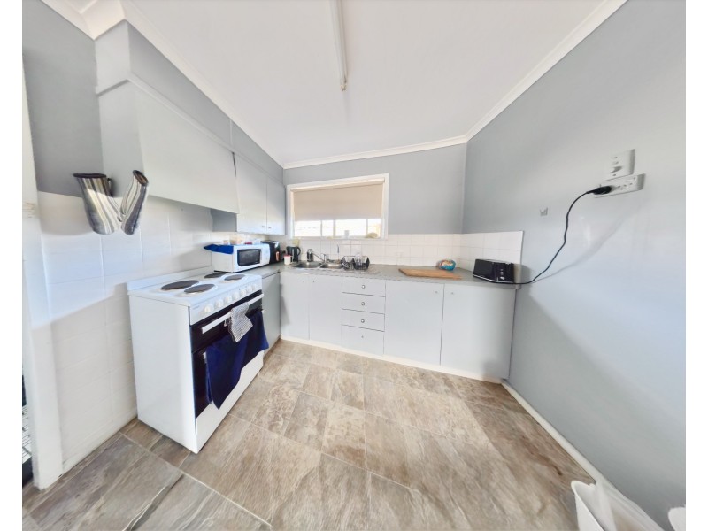 2/449 CADELL STREET, Hay NSW 2711