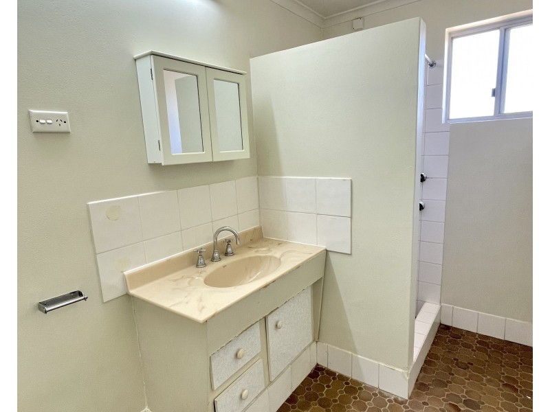 5/227 Edward Street, Hay NSW 2711