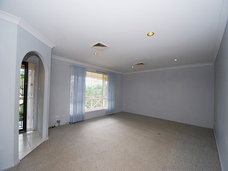 4 Aquarius Cl, Kincumber NSW 2251