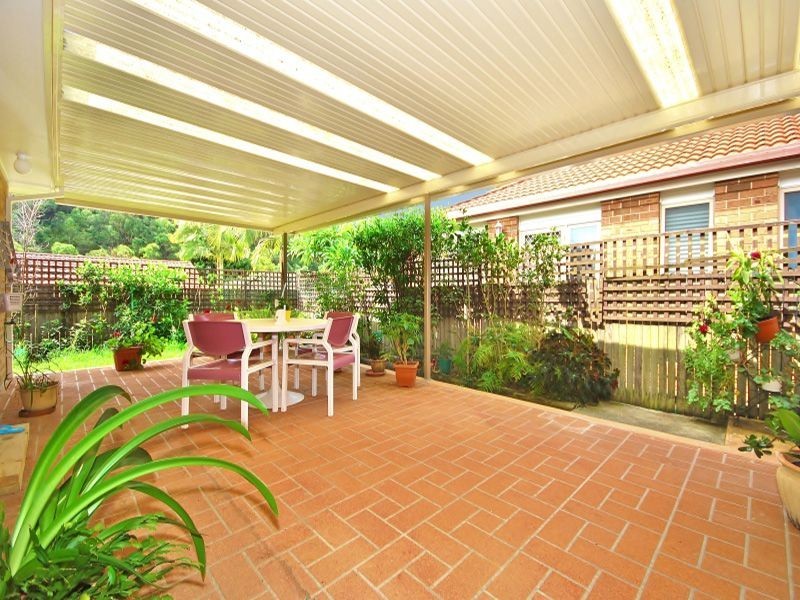 8 Wixstead Cl, Point Clare NSW 2250