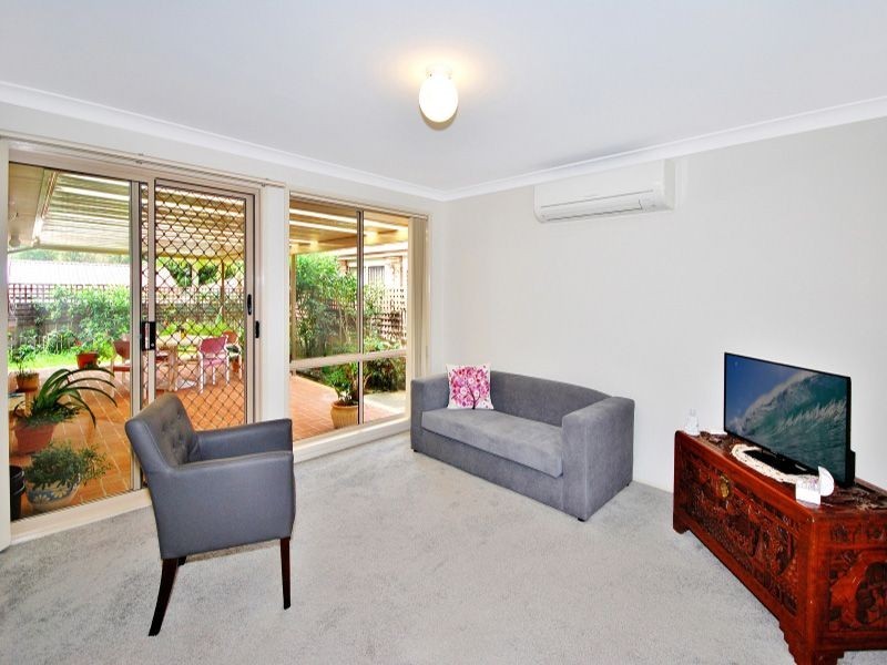 8 Wixstead Cl, Point Clare NSW 2250