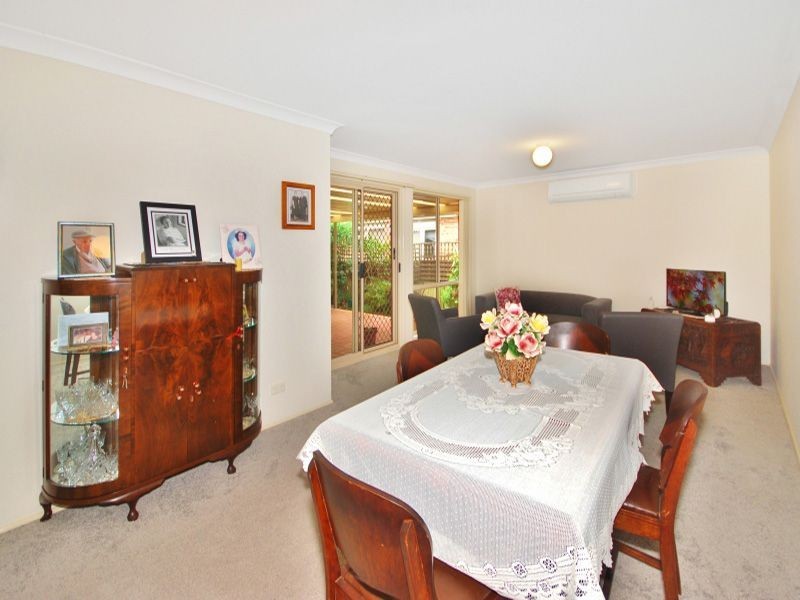8 Wixstead Cl, Point Clare NSW 2250
