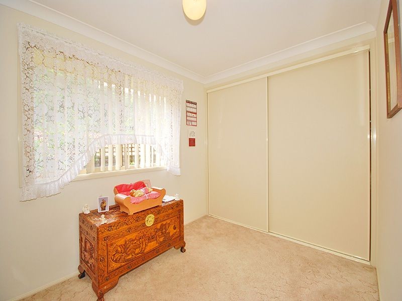 8 Wixstead Cl, Point Clare NSW 2250