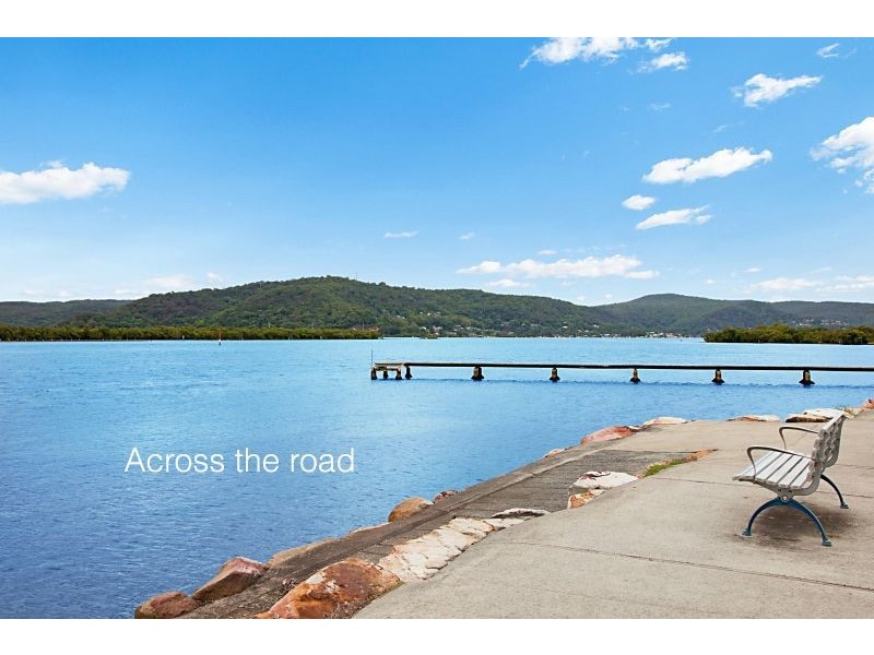 14 Henderson Rd, Saratoga NSW 2251