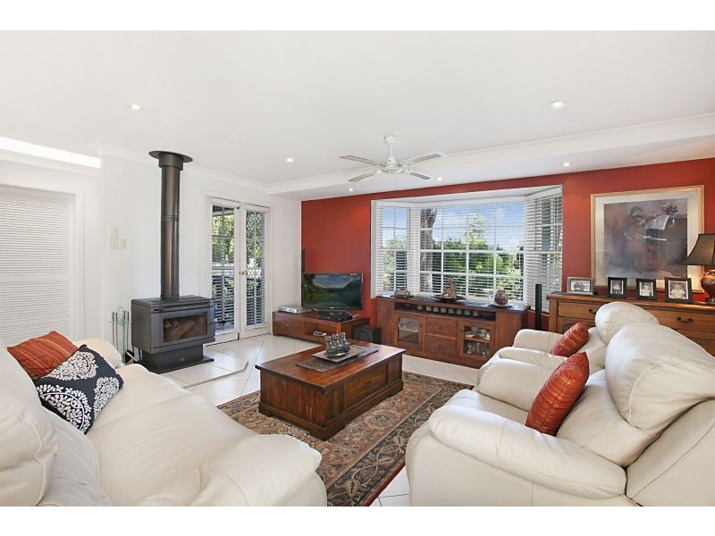 284 Avoca Drive, Green Point NSW 2251