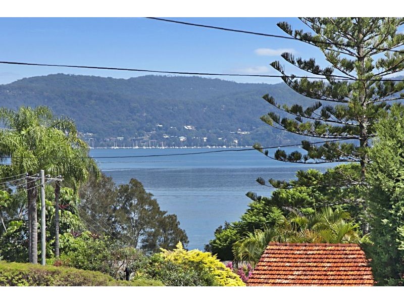 284 Avoca Drive, Green Point NSW 2251