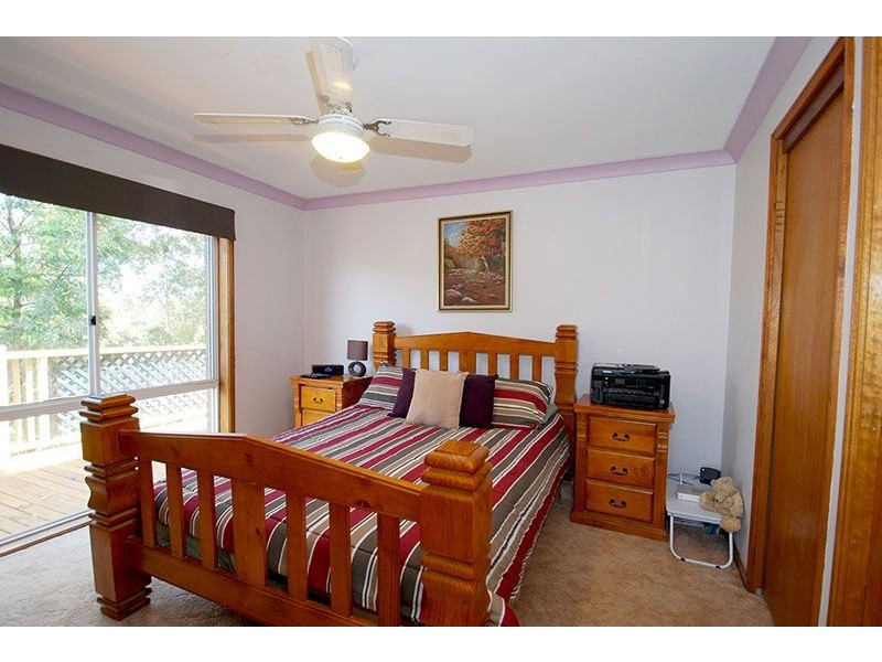 61 Oberton St, Kincumber NSW 2251