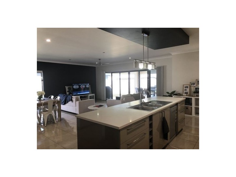 13 Ashton Place, Ooralea QLD 4740