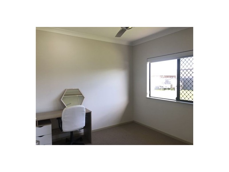 13 Ashton Place, Ooralea QLD 4740