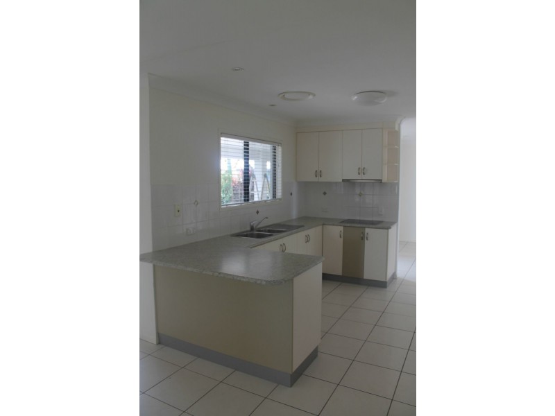 16 Seafarer Court, Blacks Beach QLD 4740