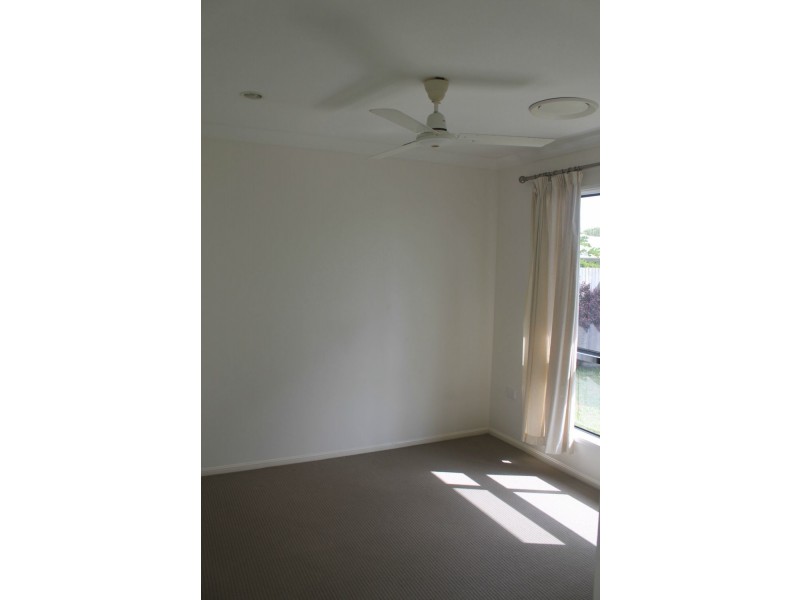 16 Seafarer Court, Blacks Beach QLD 4740