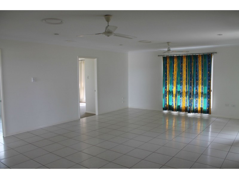 16 Seafarer Court, Blacks Beach QLD 4740