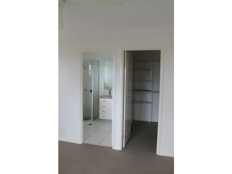 16 Seafarer Court, Blacks Beach QLD 4740