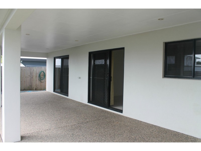16 Seafarer Court, Blacks Beach QLD 4740