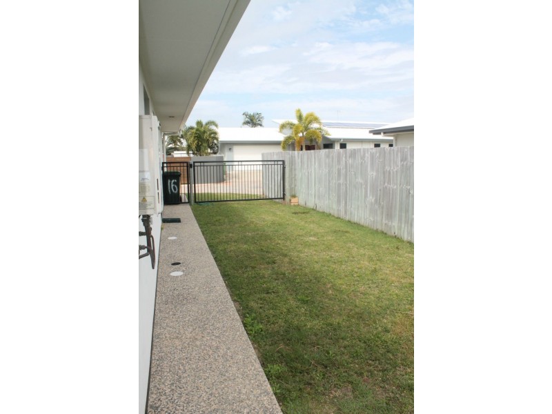 16 Seafarer Court, Blacks Beach QLD 4740