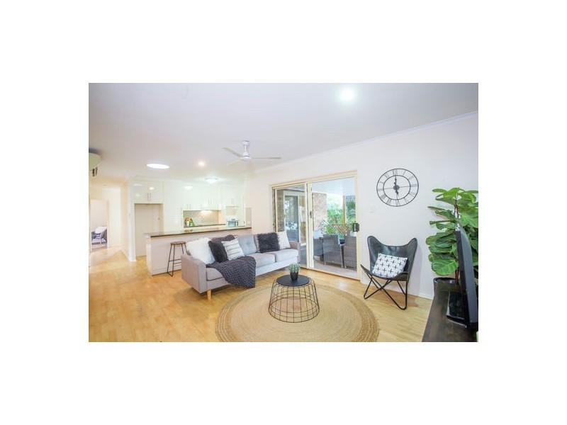 7 Maurene Court, Glenella QLD 4740