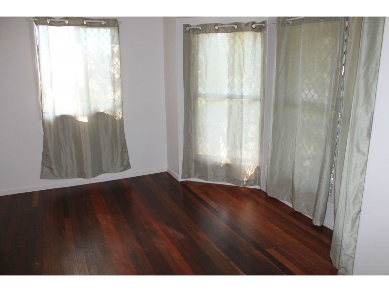 4 Hicks Street, North Mackay QLD 4740